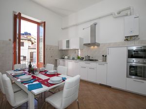 23706425-Appartement-5-Luino-300x225-4