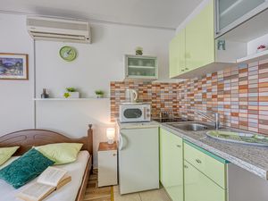 23708727-Appartement-2-Makarska-300x225-2