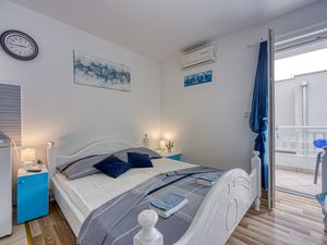 23708729-Appartement-3-Makarska-300x225-1