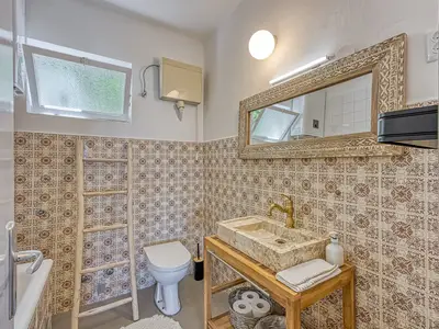Badezimmer mit Badewanne