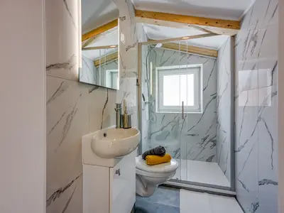 Zweites Badezimmer