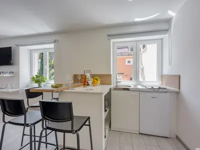 Küche und Essbereich