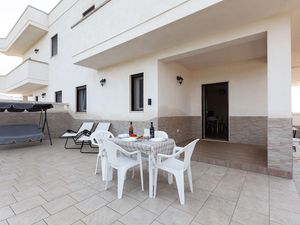 23924673-Appartement-6-Manduria-300x225-1