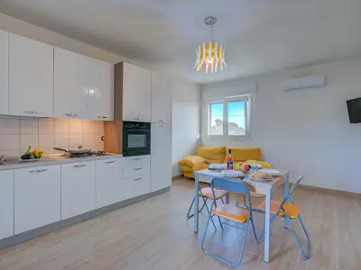 Küche und Essbereich