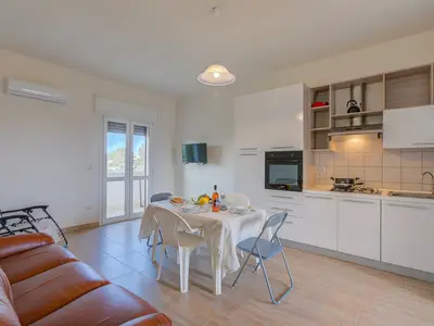 Küche und Essbereich