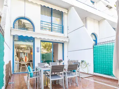 Wohnung im Erdgeschoss mit schönem Patio