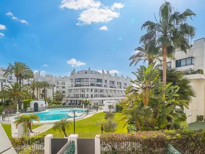 Schönes Erdgeschoss mit direktem Zugang zum Gemeinschaftspool