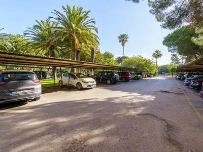 Geschützter öffentlicher Parkplatz