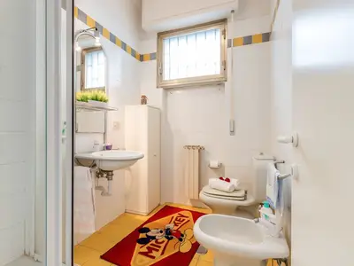 Badezimmer mit Dusche