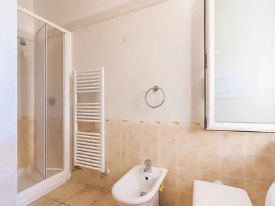 Badezimmer mit Dusche