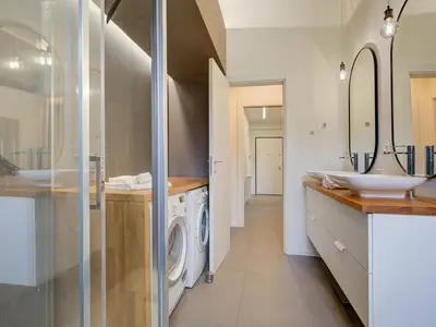 Badezimmer mit Dusche