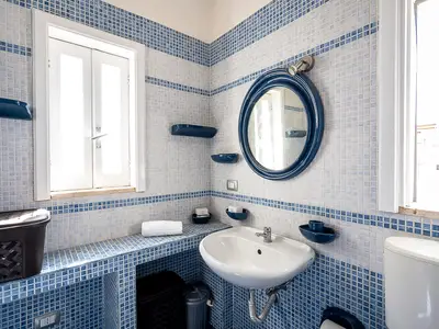 Badezimmer mit Dusche