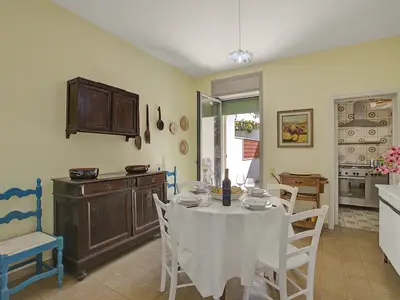 Küche und Essbereich