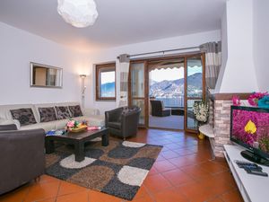 24039089-Appartement-9-Menaggio-300x225-4