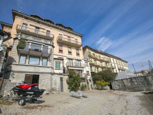 24039178-Appartement-6-Menaggio-300x225-2