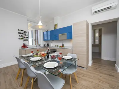 Küche und Essbereich