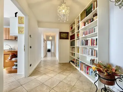 Gemeinschaftsbereich (Flure, Halle)