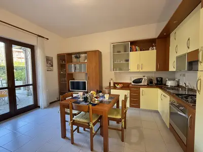 Küche und Essbereich