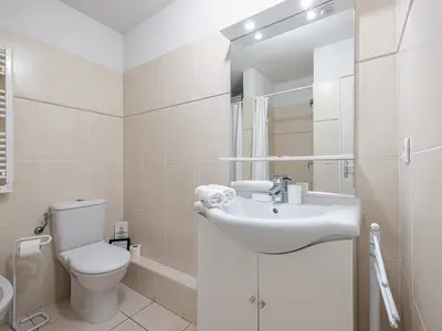 Badezimmer mit Dusche