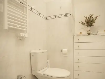 Badezimmer mit Dusche