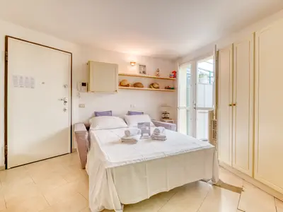 Schlafsofa (Schlafbereich für Studio)