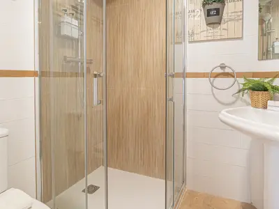 Zweites Badezimmer