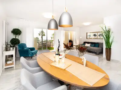 Wohnzimmer und Esszimmer