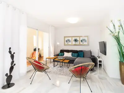 Wohnzimmer mit direktem Zugang zur Terrasse