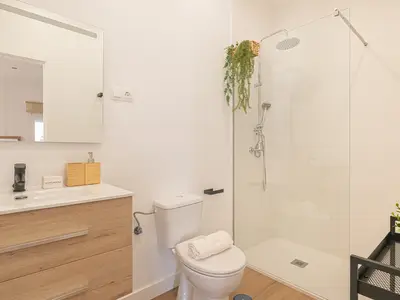 Badezimmer mit Dusche