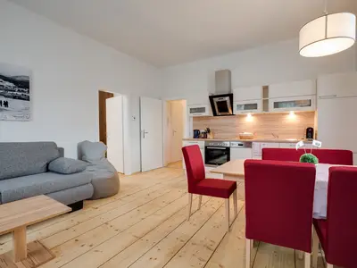 4er Appartement Freunde - Wohn-/Esszimmer