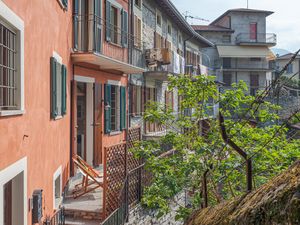 24039231-Appartement-4-Moltrasio-300x225-5