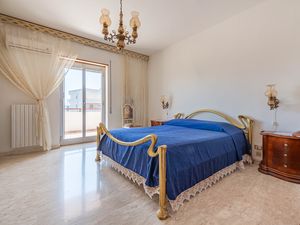 24047260-Appartement-4-Monopoli-300x225-5