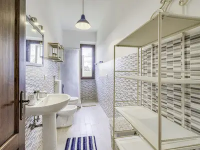 Zweites Badezimmer