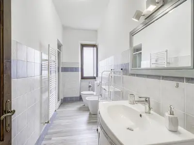 Zweites Badezimmer