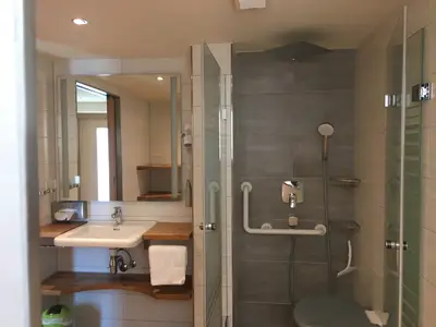 INSIDE, BATHROOM