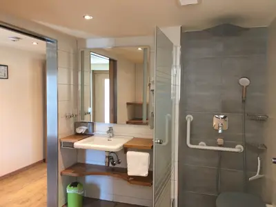 INSIDE, BATHROOM