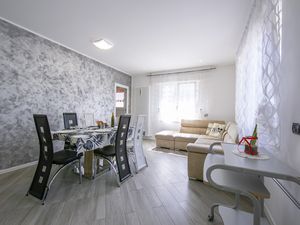 23706599-Appartement-6-Nago-Torbole-300x225-2