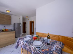 23706976-Appartement-5-Nago-Torbole-300x225-5