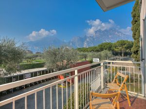 23980925-Appartement-5-Nago-Torbole-300x225-0