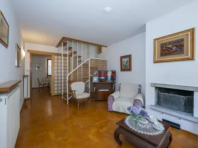 Das Wohnzimmer mit TV / SAT