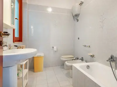 Badezimmer mit Badewanne