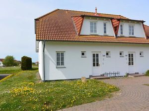 19401862-Appartement-5-Neddesitz auf Rügen-300x225-1