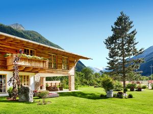 Aussenaufnahme SPA-CHALET Sommer