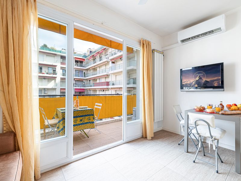 23707532-Appartement-2-Nizza-800x600-1