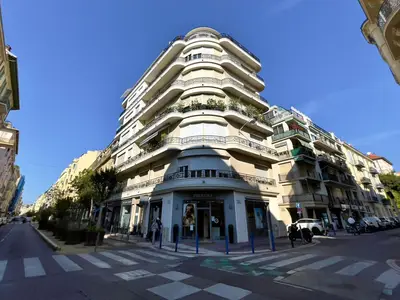 Gebäude