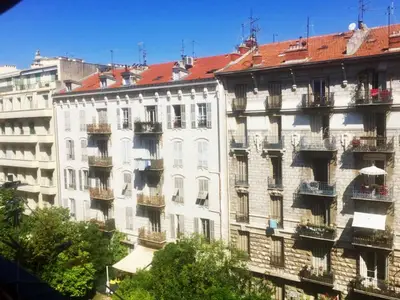 Gebäude