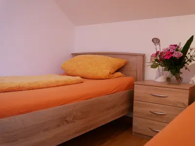 zweites Schlafzimmer FEWO Spätburgunder