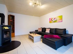 22943363-Appartement-6-Oberhausen-300x225-3