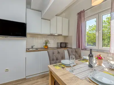 Küche und Essbereich