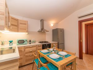 23708258-Appartement-4-Olbia-300x225-4